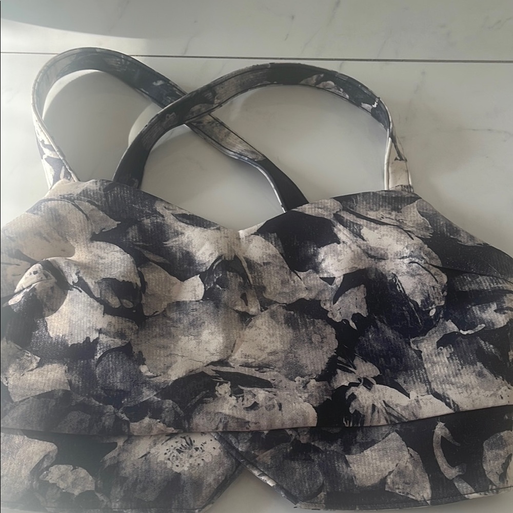 Abercrombie and Fitch Floral Black and White Women's top